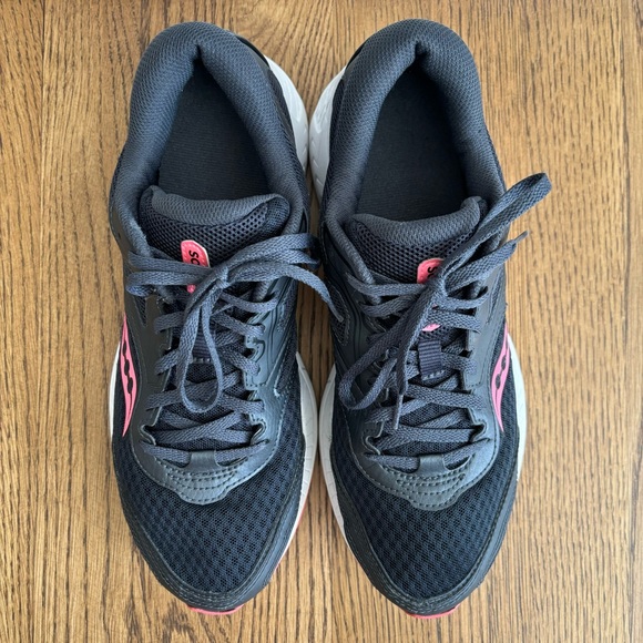 Sold Saucony Cohesion 12 Running Shoe Dark Grey & Pink Womens Size 11 - Picture 13 of 14